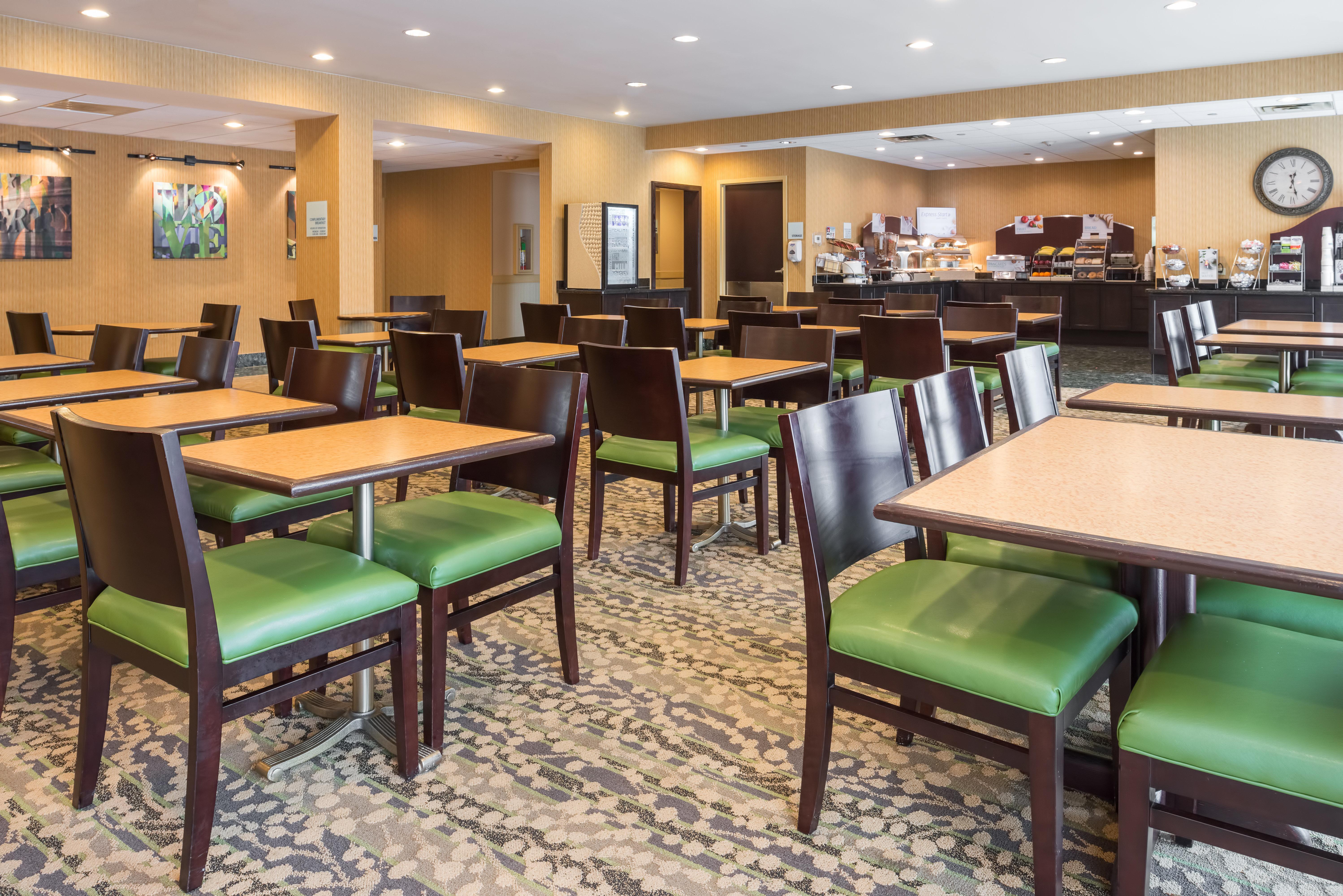 Holiday Inn Express Philadelphia Ne-Bensalem, An Ihg Hotel Bagian luar foto