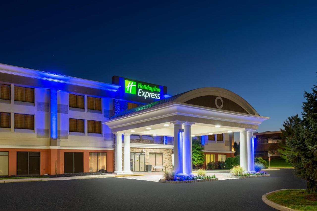 Holiday Inn Express Philadelphia Ne-Bensalem, An Ihg Hotel Bagian luar foto