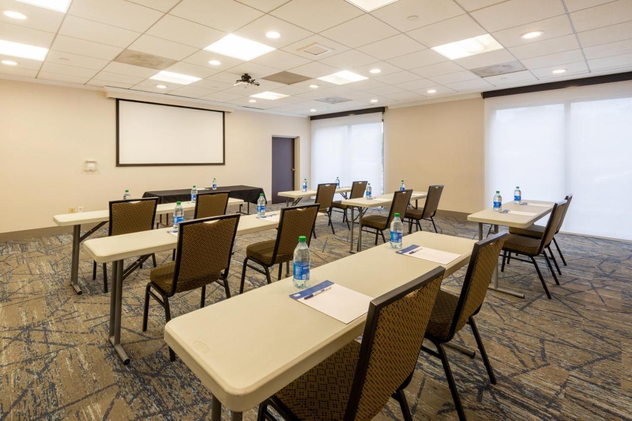 Holiday Inn Express Philadelphia Ne-Bensalem, An Ihg Hotel Bagian luar foto