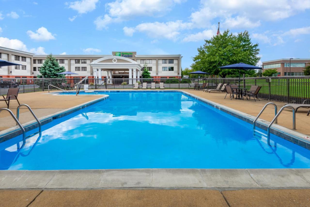 Holiday Inn Express Philadelphia Ne-Bensalem, An Ihg Hotel Bagian luar foto