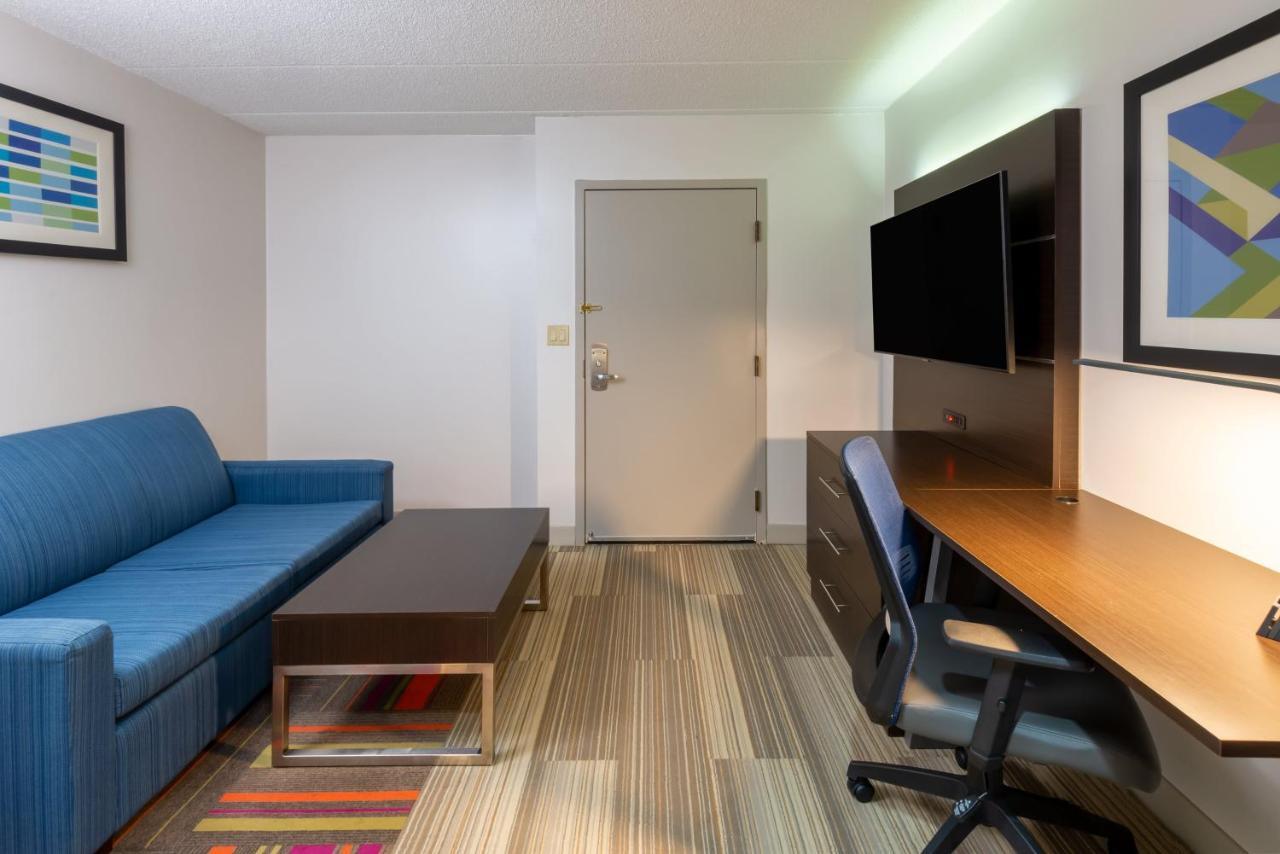 Holiday Inn Express Philadelphia Ne-Bensalem, An Ihg Hotel Bagian luar foto