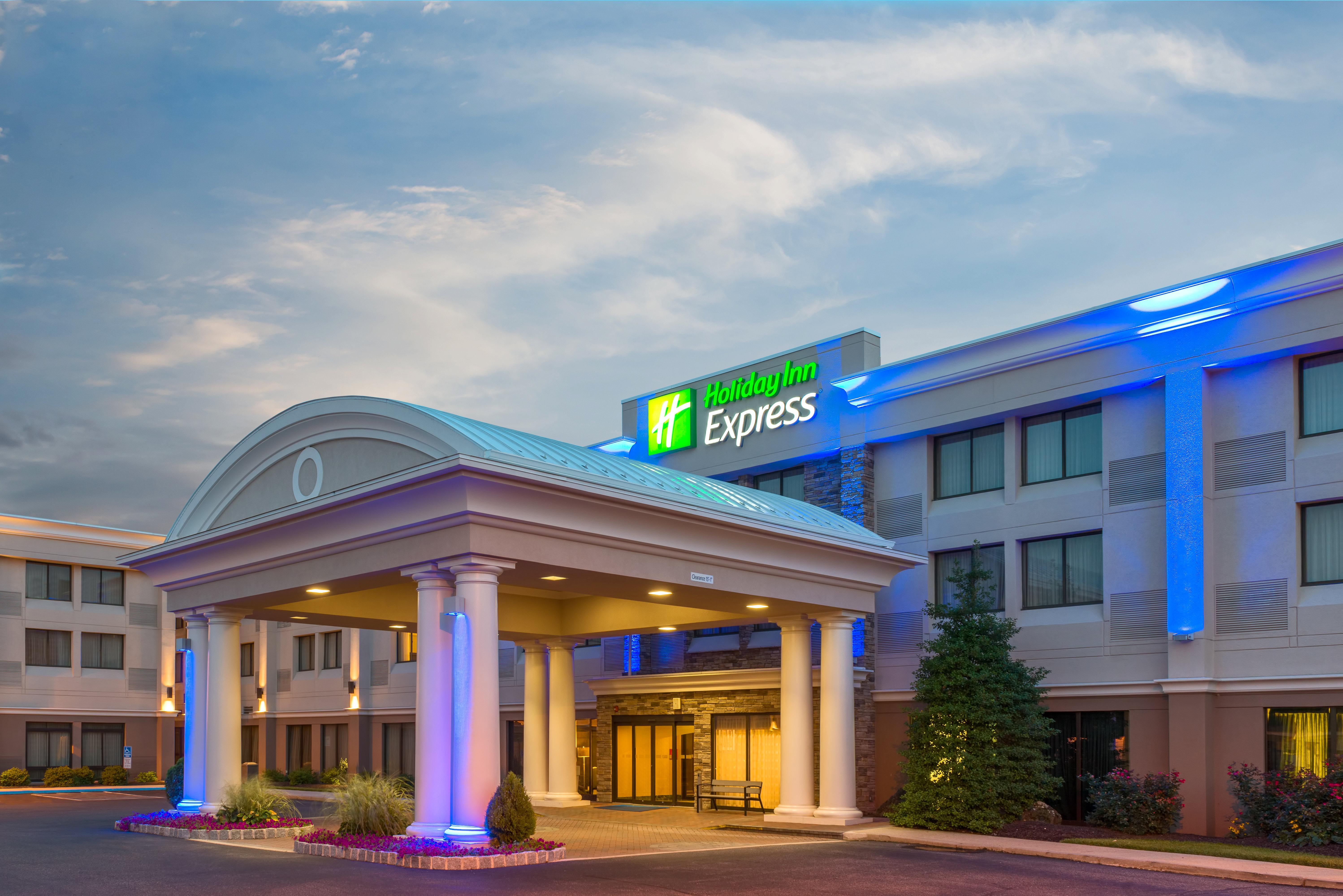 Holiday Inn Express Philadelphia Ne-Bensalem, An Ihg Hotel Bagian luar foto